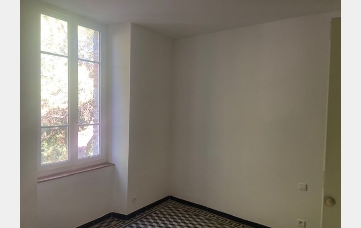 3 Pièces GAGNIERES (30160)  80 m2 580 € 