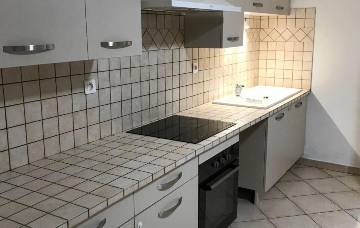 2 Pièces BESSEGES (30160)  35 m2 370 € 