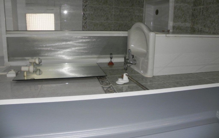 Immeuble ALES (30100)  600 m2 636 000 € 