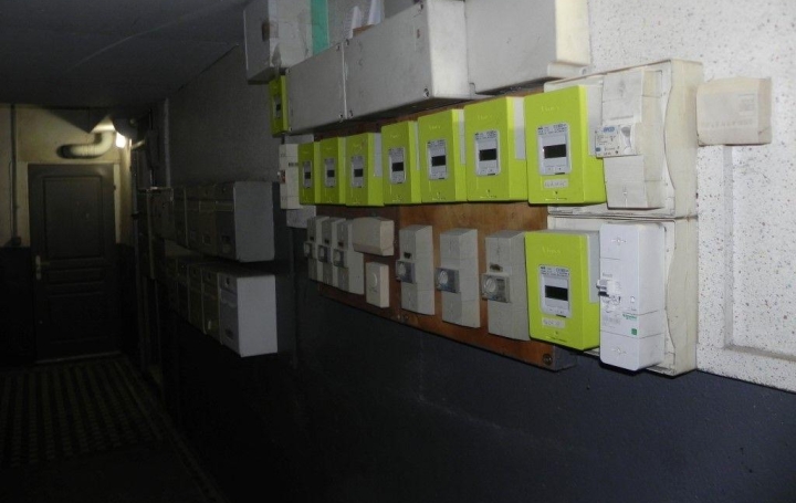 Immeuble ALES (30100)  600 m2 636 000 € 