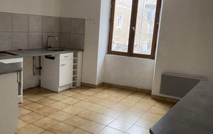 Immeuble SAINT-AMBROIX (30500)  400 m2 226 000 € 