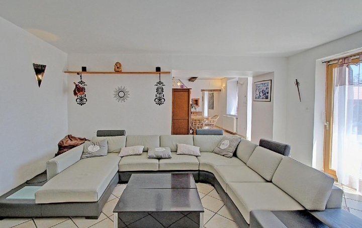 Maison LA TOUR-DU-PIN (38110)  194 m2 350 000 € 