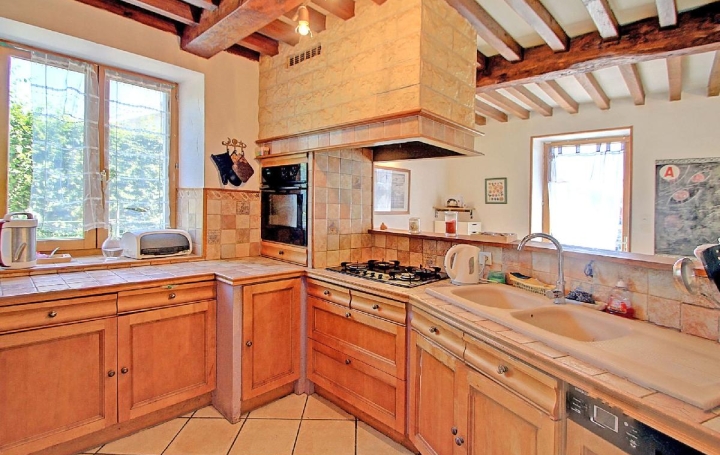 Maison LA TOUR-DU-PIN (38110)  194 m2 350 000 € 