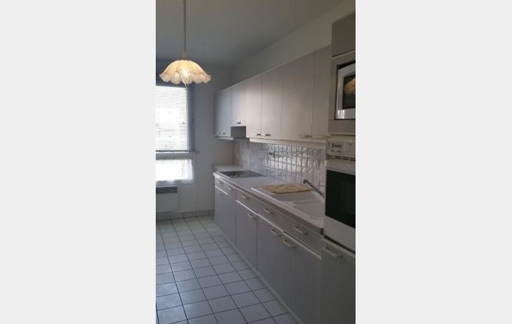 Réseau Immo-diffusion : Appartement P3  BELLEGARDE-SUR-VALSERINE  77 m2 845 € 