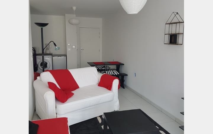 Réseau Immo-diffusion : Appartement P2  SAINT-GENIS-POUILLY  40 m2 1 170 € 