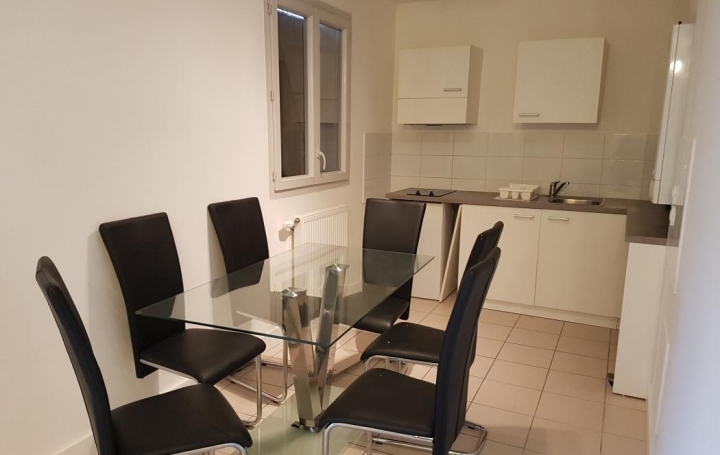 Réseau Immo-diffusion : Appartement P2  CHEVRY  48 m2 1 000 € 