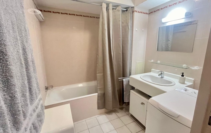 Studio THOIRY (01710)  40 m2 1 270 € 