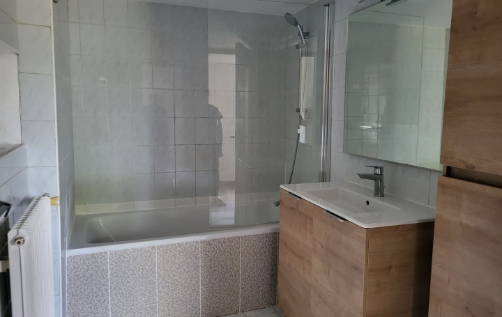 2 Pièces THOIRY (01710)  64 m2 1 110 € 