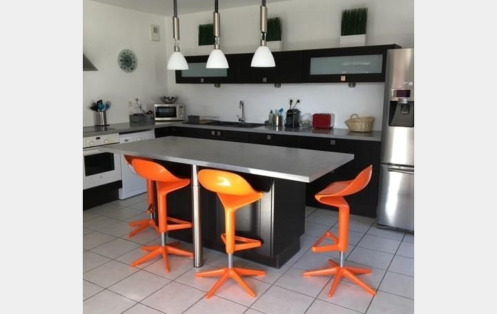 Réseau Immo-diffusion : Appartement P3  PREVESSIN-MOENS  68 m2 1 470 € 