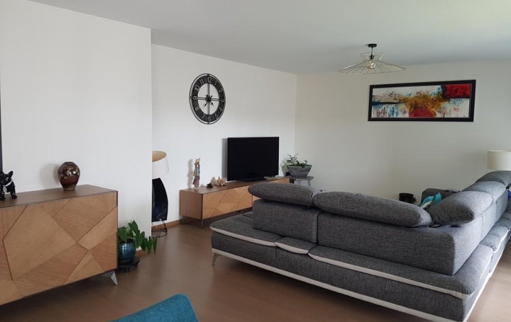 Réseau Immo-diffusion : Appartement P4  SAINT-GENIS-POUILLY  134 m2 619 000 € 