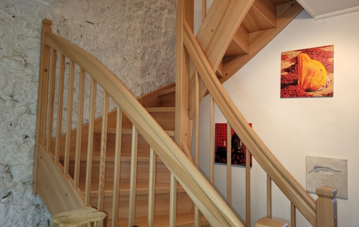 Maison FARGES (01550)  115 m2 384 000 € 