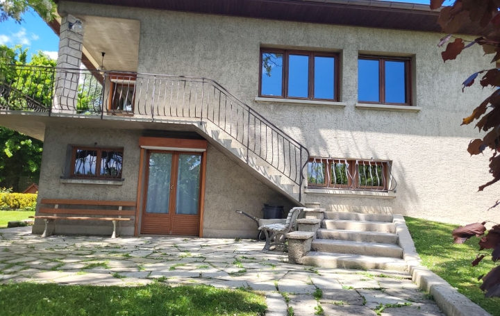 Maison PREVESSIN-MOENS (01280)  149 m2 975 000 € 