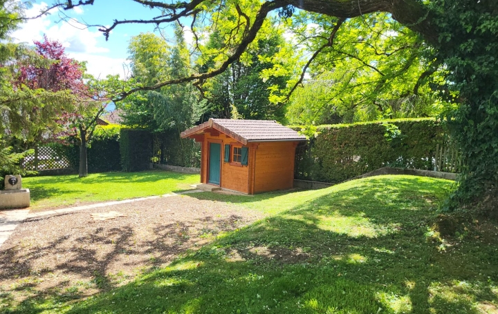 Maison PREVESSIN-MOENS (01280)  149 m2 975 000 € 
