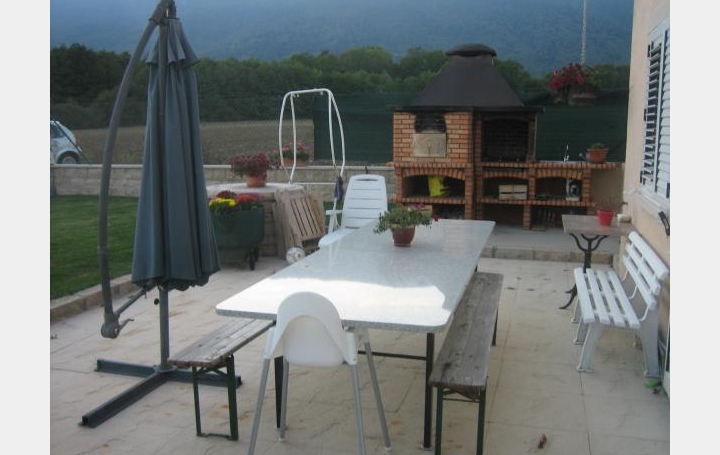 Réseau Immo-diffusion : Activité commerciale  CROZET  120 m2 630 000 € 