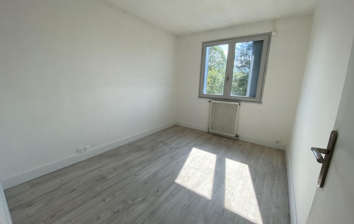 Maison CROLLES (38920)  118 m2 1 550 € 