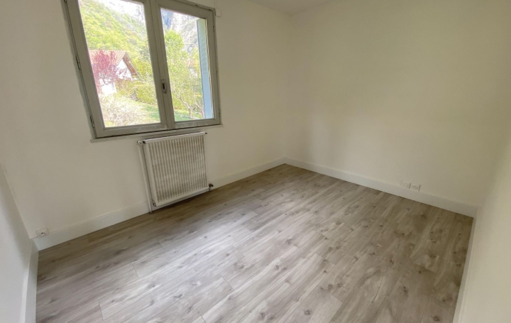 Maison CROLLES (38920)  118 m2 1 550 € 