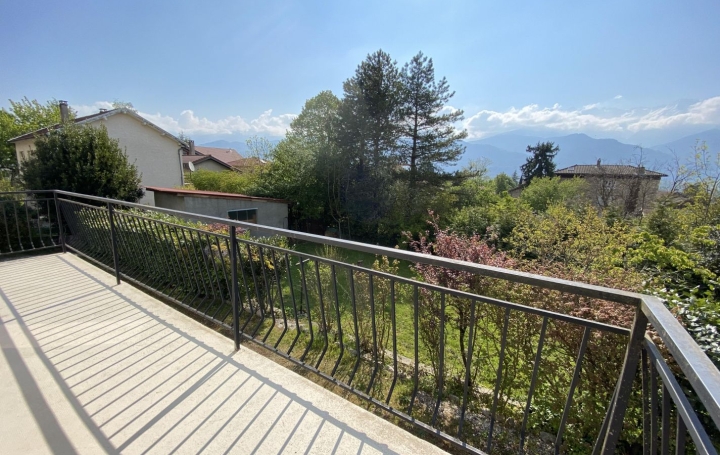 Maison CROLLES (38920)  118 m2 1 550 € 