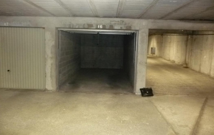Garage / Parking MEYLAN (38240) 15 m<sup>2</sup> 110 € 