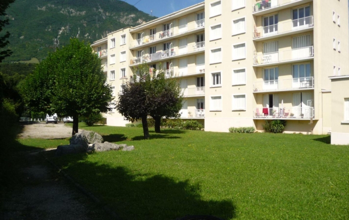 Réseau Immo-diffusion : Appartement P4  SASSENAGE  65 m2 725 € 