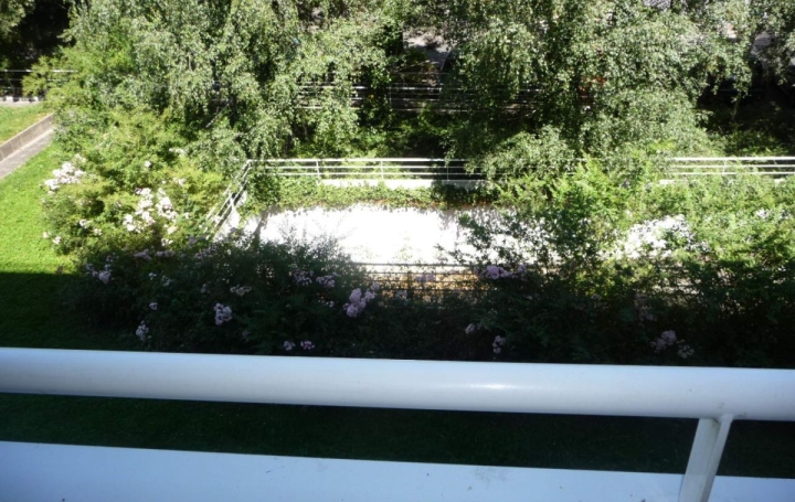 2 Pièces GRENOBLE (38100)  52 m2 665 € 