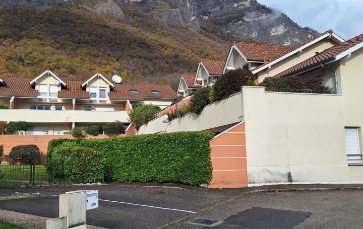 Réseau Immo-diffusion : Appartement P3  LUMBIN  70 m2 890 € 