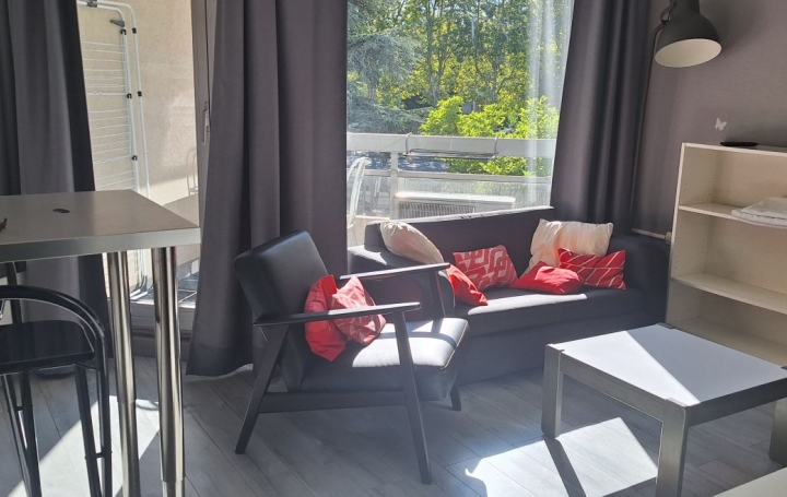 Studio MEYLAN (38240)  27 m2 490 € 