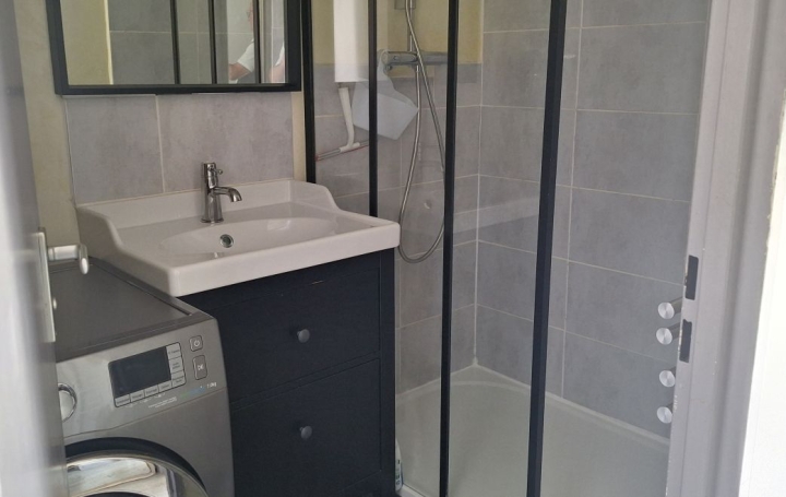 Studio MEYLAN (38240)  27 m2 490 € 