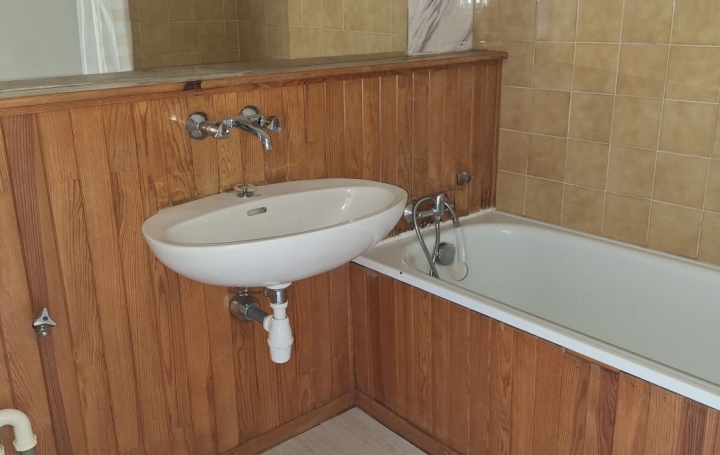 Maison MEYLAN (38240)  28 m2 500 € 