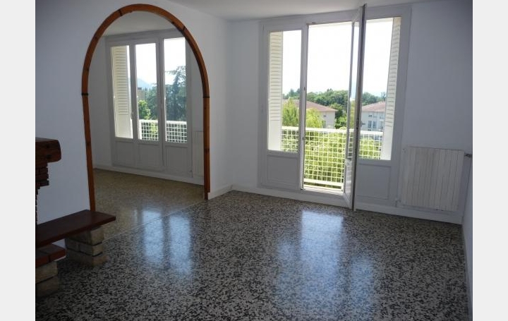 Réseau Immo-diffusion : Appartement P3  SASSENAGE  73 m2 710 € 