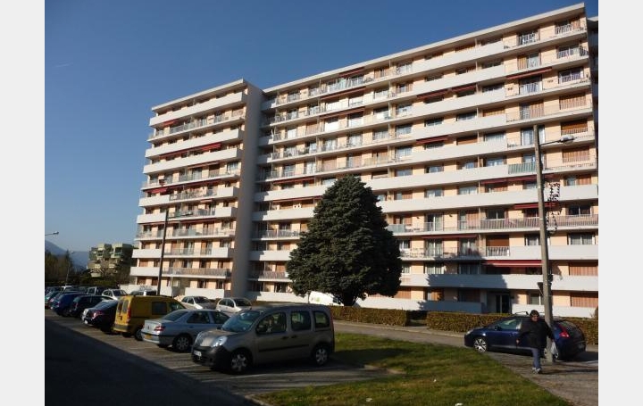 Réseau Immo-diffusion : Appartement P3  FONTAINE  66 m2 99 500 € 