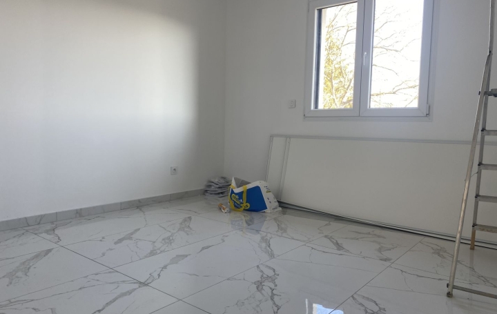 Villa CHIMILIN (38490)  137 m2 1 600 € 