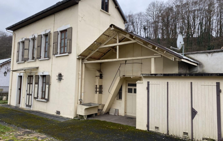 Réseau Immo-diffusion : Maison de village  LE PONT-DE-BEAUVOISIN  92 m2 134 000 € 
