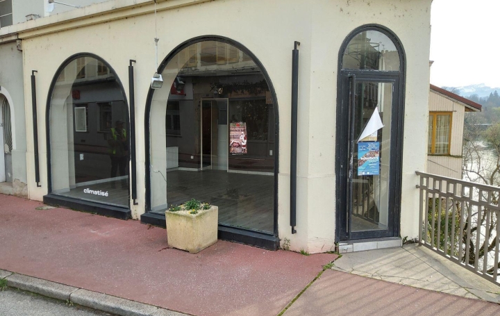 Local commercial LE PONT-DE-BEAUVOISIN (73330)  65 m2 62 000 € 