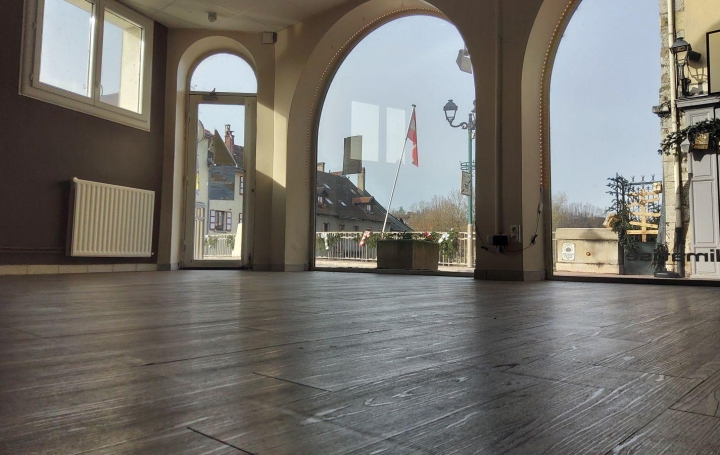 Local commercial LE PONT-DE-BEAUVOISIN (73330)  65 m2 62 000 € 