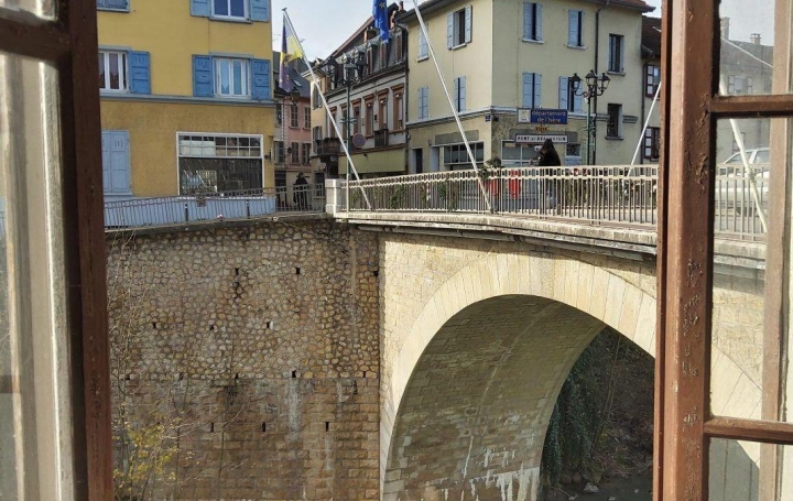 Local commercial LE PONT-DE-BEAUVOISIN (73330)  65 m2 62 000 € 