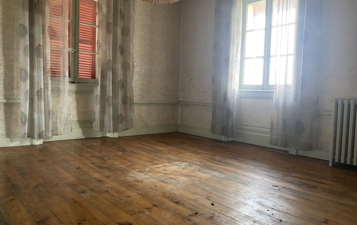 Maison LE PONT-DE-BEAUVOISIN (38480)  160 m2 155 000 € 