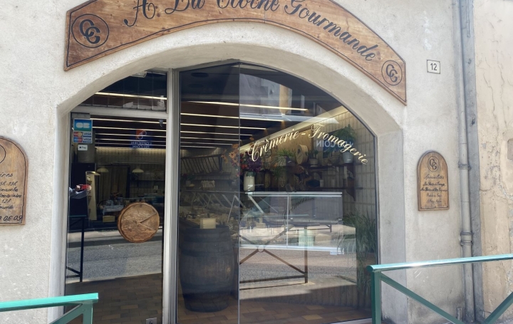 Local commercial LE PONT-DE-BEAUVOISIN (38480)  127 m2 75 000 € 