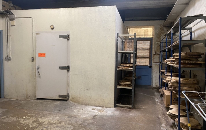 Local commercial LE PONT-DE-BEAUVOISIN (38480)  127 m2 75 000 € 