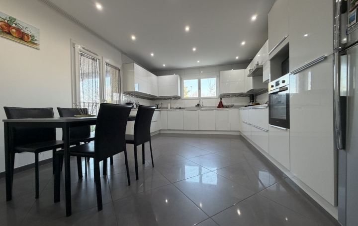 Villa PONT-DE-BEAUVOISIN (38480)  125 m2 395 000 € 