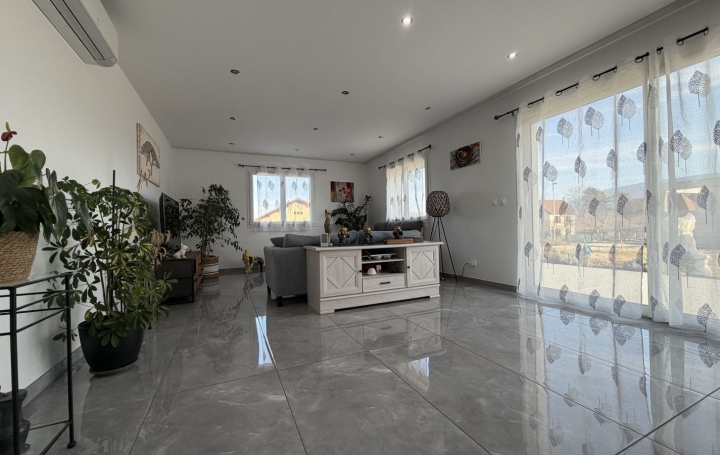 Villa PONT-DE-BEAUVOISIN (38480)  125 m2 395 000 € 