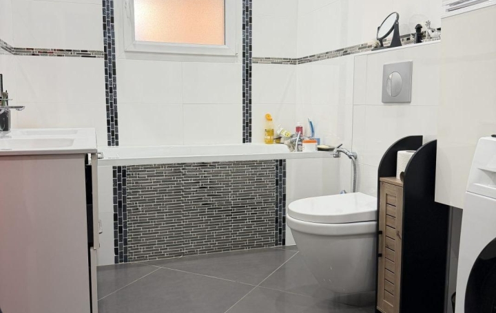 Villa PONT-DE-BEAUVOISIN (38480)  125 m2 395 000 € 