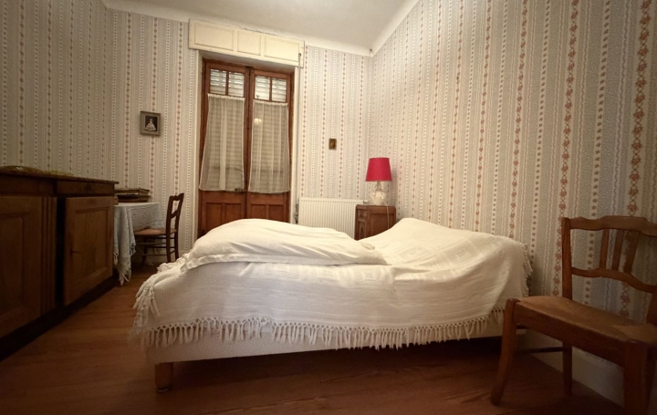 Maison CHAMPAGNEUX (73240)  197 m2 295 000 € 