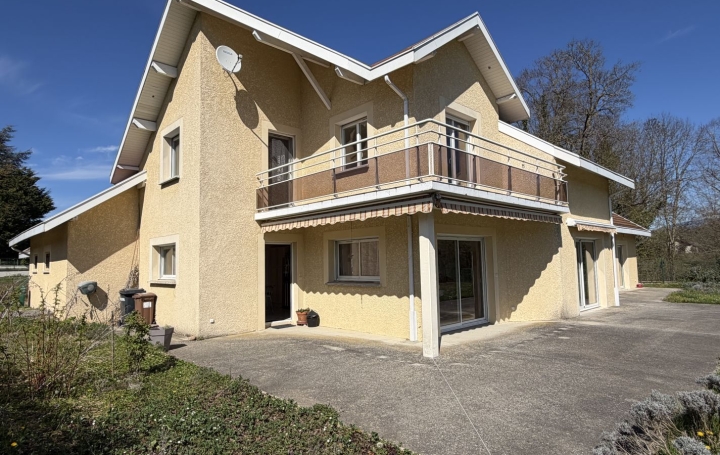 Villa SAINT-GEOIRE-EN-VALDAINE (38620)  240 m2 520 000 € 
