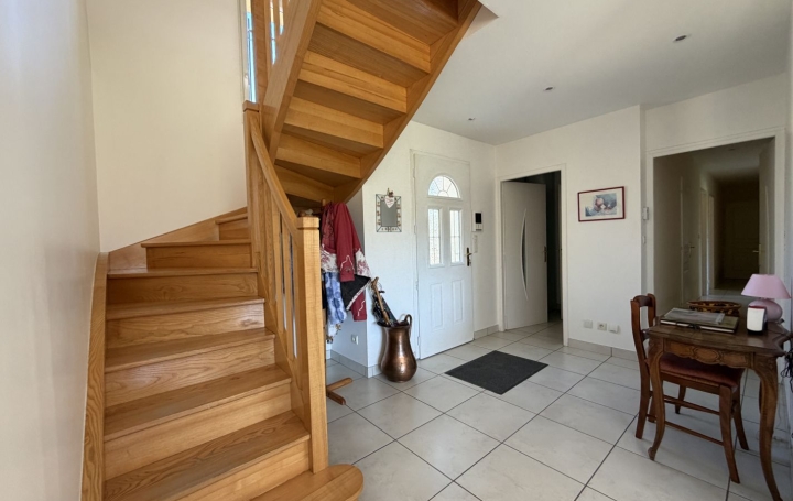 Villa SAINT-GEOIRE-EN-VALDAINE (38620)  240 m2 520 000 € 