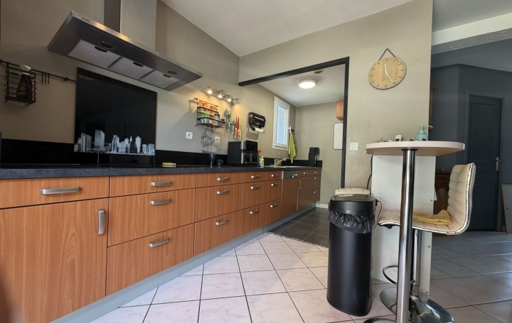 Villa LE PONT-DE-BEAUVOISIN (38480)  127 m2 345 000 € 