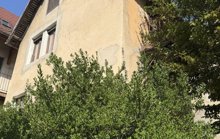 Maison de village LE PONT-DE-BEAUVOISIN (73330)  65 m2 56 000 € 