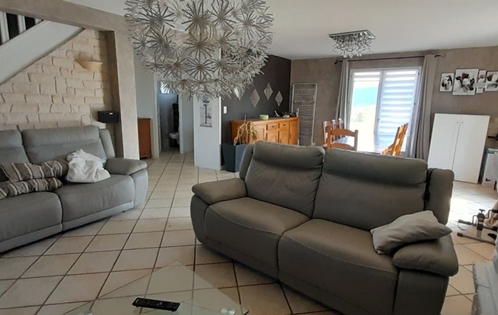 Villa SAINT-GEOIRE-EN-VALDAINE (38620)  160 m2 353 000 € 