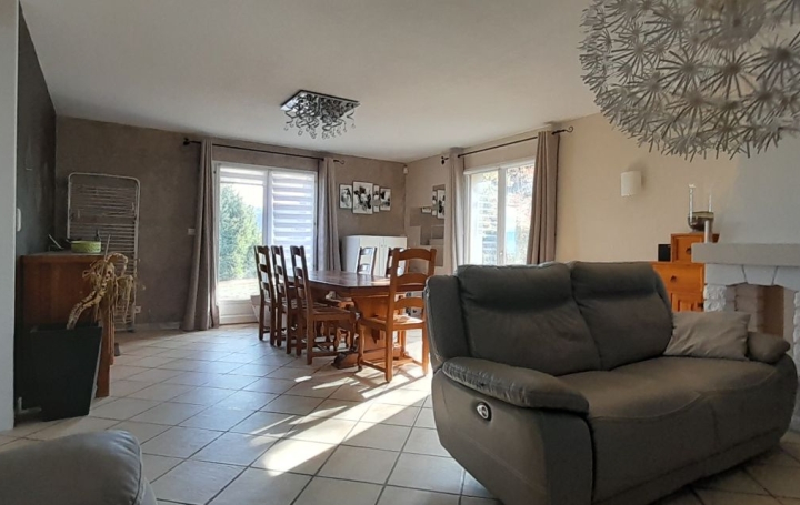 Villa SAINT-GEOIRE-EN-VALDAINE (38620)  160 m2 353 000 € 
