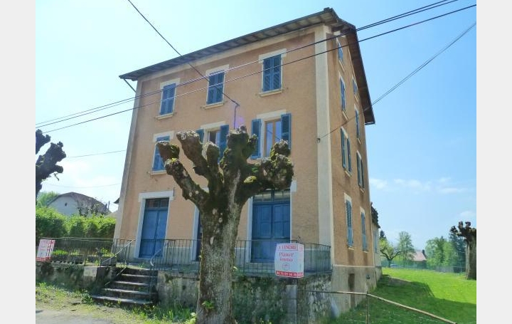 Réseau Immo-diffusion :   SAINT-BERON  250 m2 115 000 € 