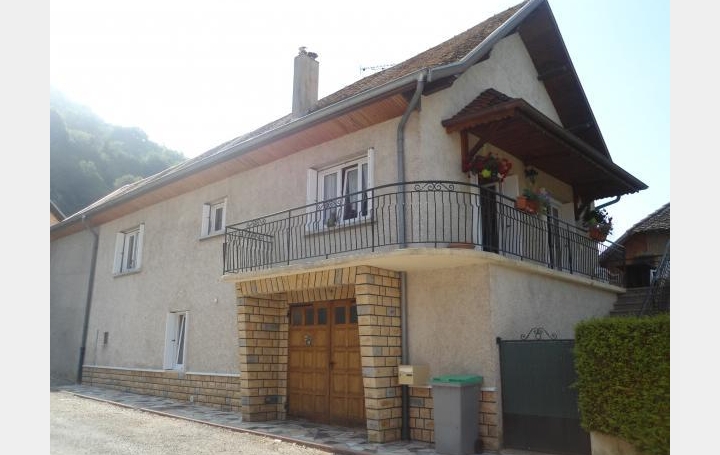 Réseau Immo-diffusion : Maison  SAINT-BENOIT  145 m2 220 000 € 